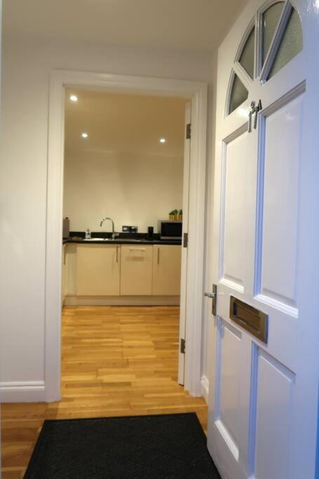 ***Spotless, Bright 1 Double Bed Apartment*** Bath Eksteriør bilde