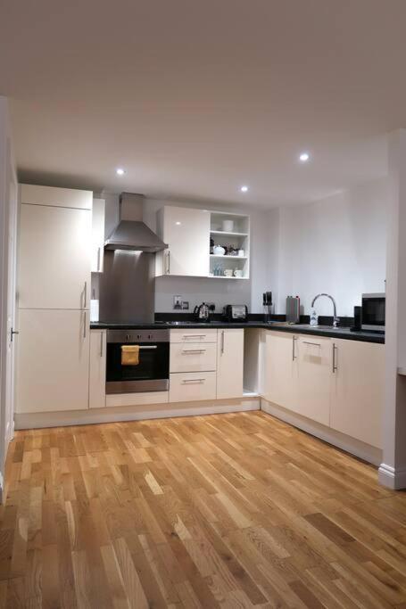 ***Spotless, Bright 1 Double Bed Apartment*** Bath Eksteriør bilde